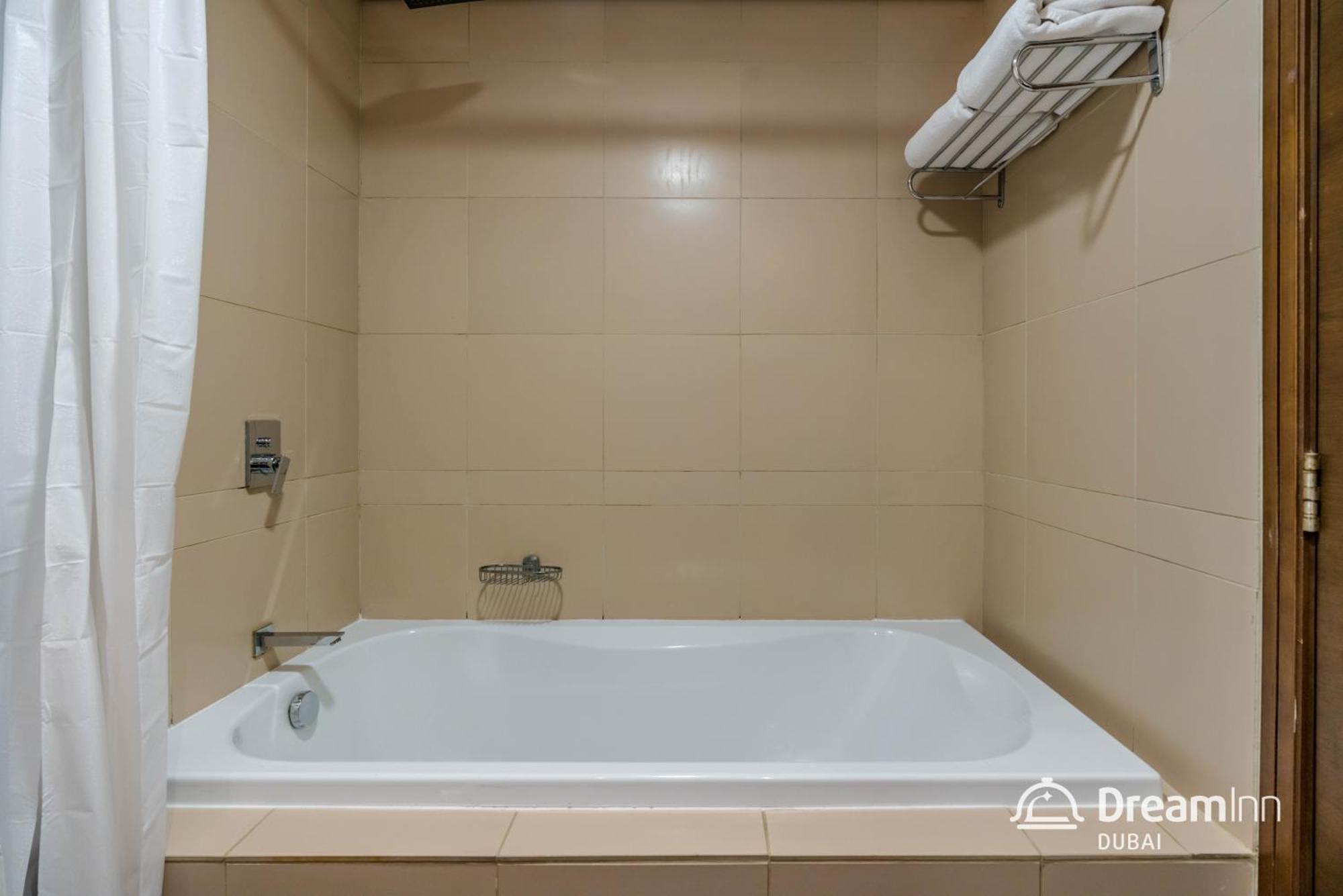 Dream Inn Apartments- West Wharf Tower Canal View Dubai Luaran gambar
